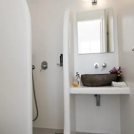 Mykonos Serendipity With 2 Bedrooms Walking Distance To The Beach! דירה