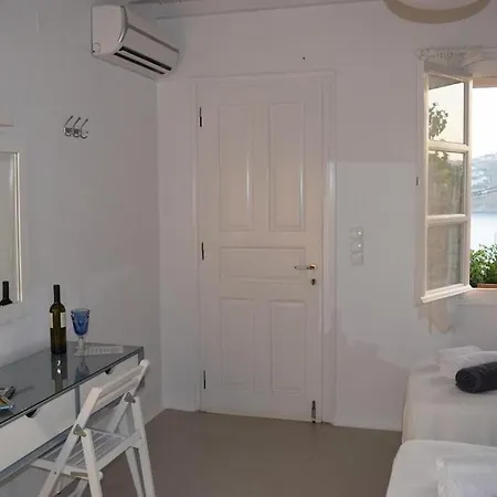 Mykonos Serendipity With 2 Bedrooms Walking Distance To The Beach! דירה