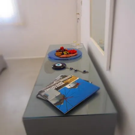 Mykonos Serendipity With 2 Bedrooms Walking Distance To The Beach!